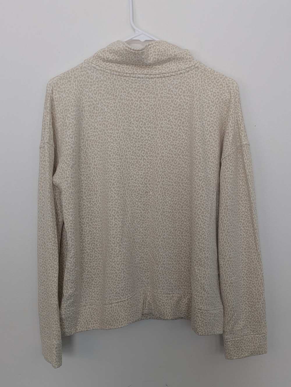 Vineyard Vines Quarter Zip Leopard Cheetah Large Sweatshirt - Picture 3 of 9